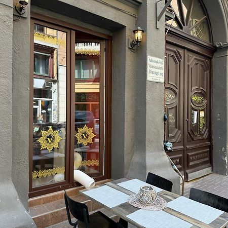 Spacious Cozy Home With 4Bedroom In The Heart Of Bp Budapest Exterior foto
