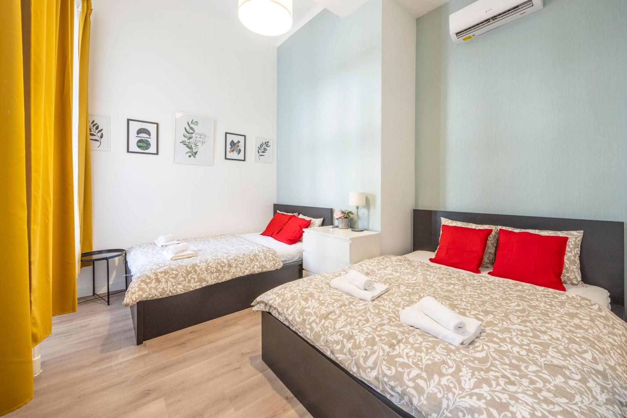 Spacious Cozy Home With 4Bedroom In The Heart Of Bp Budapest Exterior foto